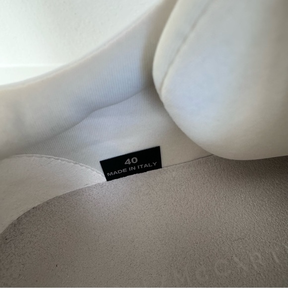 Like New Stella McCartney Velcro Sneakers, Size 40C - Picture 11 of 11